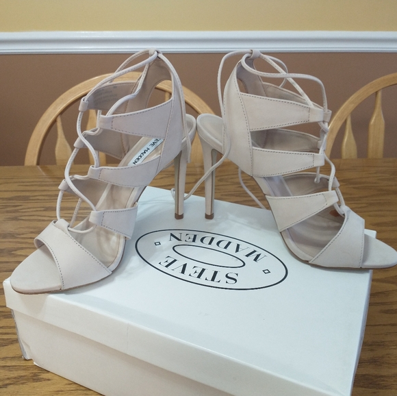 Steve Madden - Picture 4 of 7